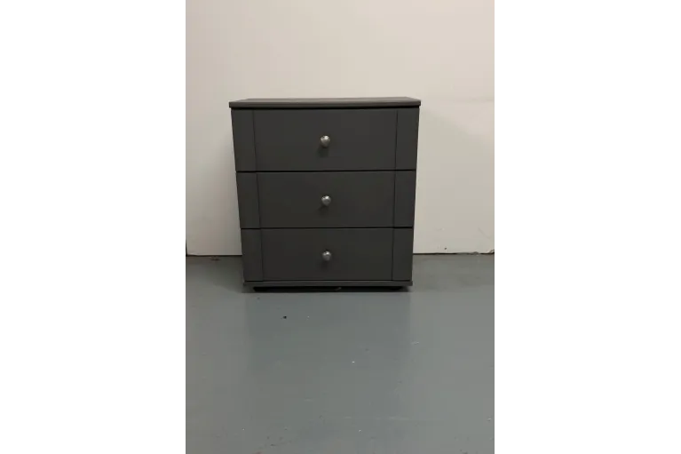 Chalet 3 drawer bedside 2
