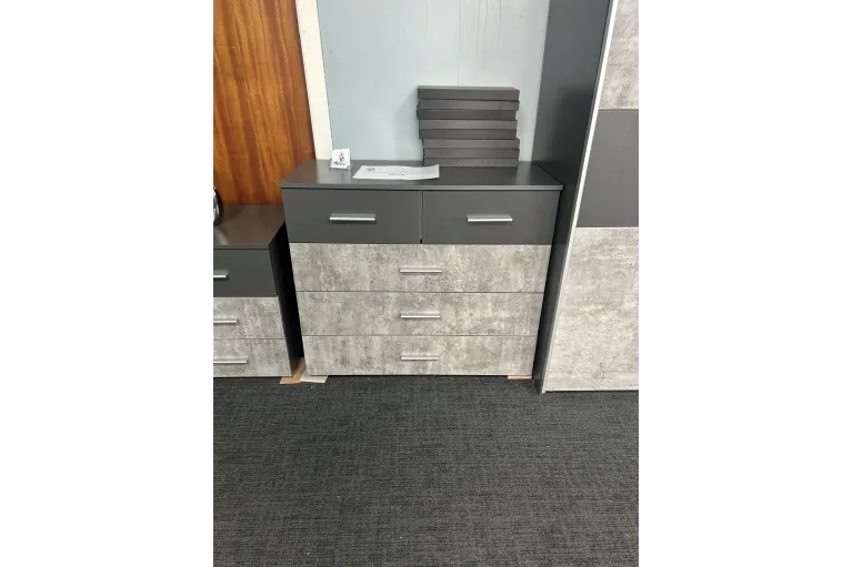 Korbach 5 drawer chest 2