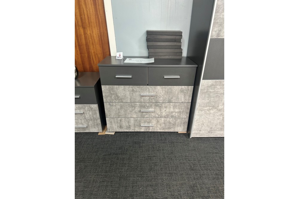 Korbach 5 drawer chest